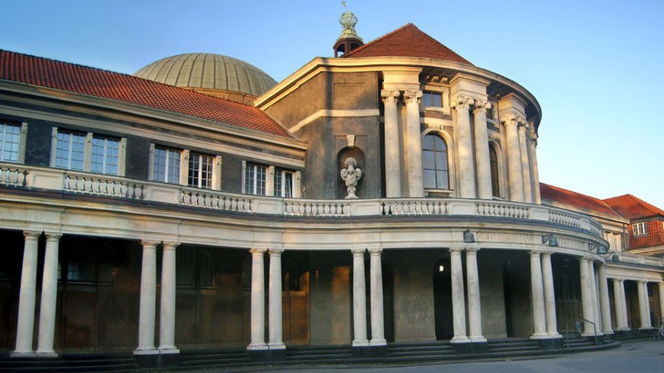 University Profiles 56 University of Hamburg 4